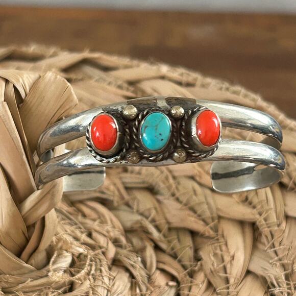 Vintage Navajo Sterling Silver Cuff Bracelet with Coral & Turquoise Cabochons - Picture 4 of 7